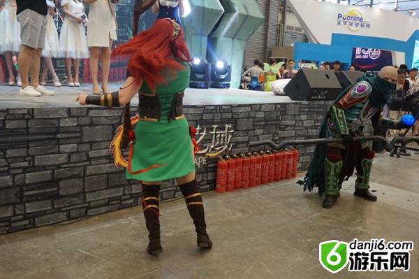 ChinaJoy 2017：大长腿、游戏、VR……你想看的都在这