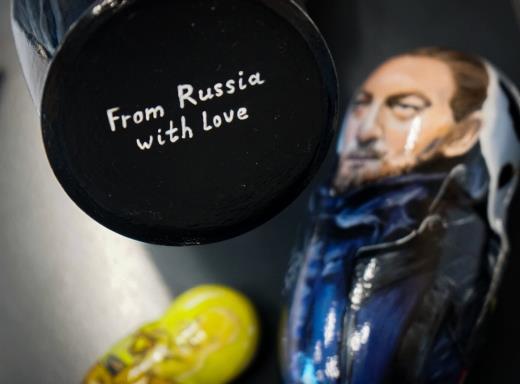 来自战斗民族的亲切问候 小岛收到《死亡搁浅》版俄罗斯套娃礼物