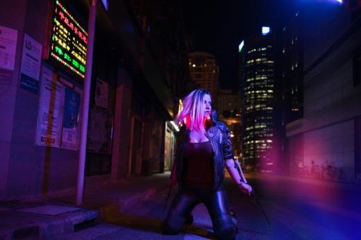 《赛博朋克2077》神秘Coser曝光 展示赛博朋克风格上海