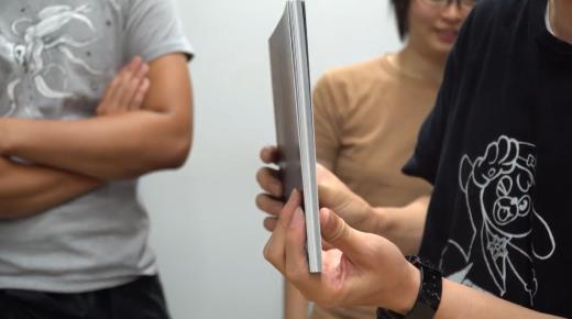 白金工作室现场开箱《异界锁链》典藏版 笑逐颜开掌声雷动