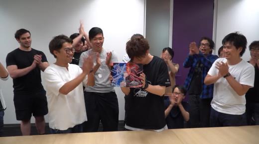 白金工作室现场开箱《异界锁链》典藏版 笑逐颜开掌声雷动