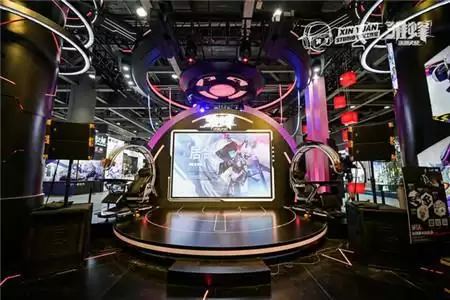 《雏蜂:深渊天使》超大BOSS空降炸翻萤火虫 49位魔灵萝莉激萌现身