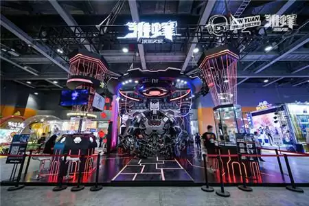 《雏蜂:深渊天使》超大BOSS空降炸翻萤火虫 49位魔灵萝莉激萌现身