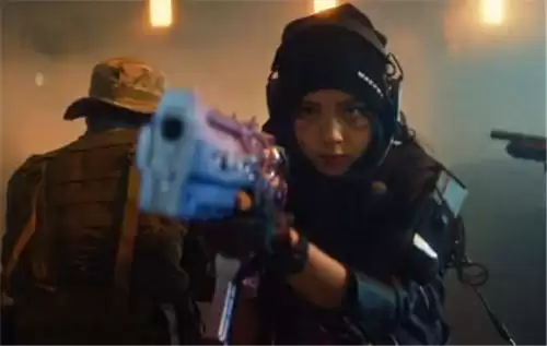 欧阳娜娜化身“使命动员官” 快来pick你没见过的硬核甜妹！