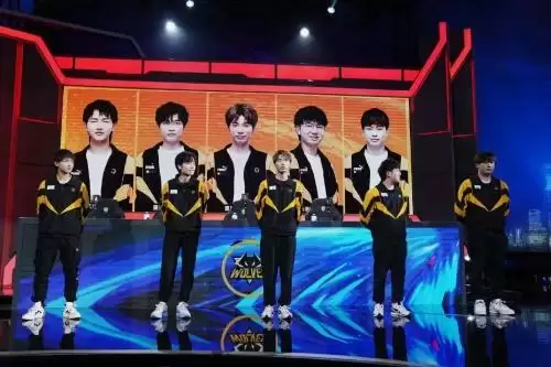 虎牙KPL秋季赛季后赛激情开战,谁能问鼎银龙杯