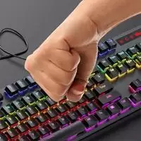 砸键盘