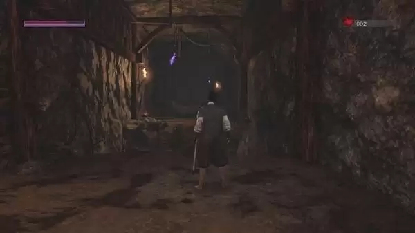 嗜血印第1关牢房武器怎么拿