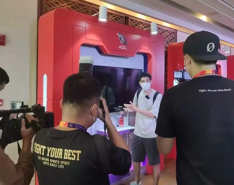 逆水寒手游光追演示现场实拍，百大UP主盛赞全场最佳