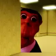 恐怖生物追逐游戏