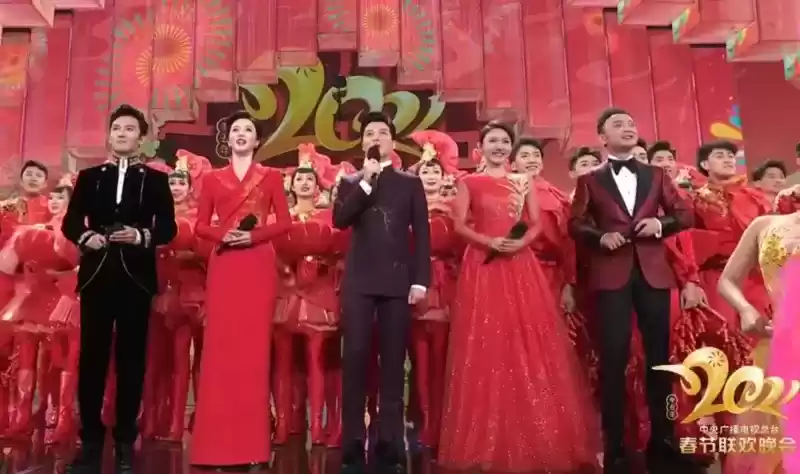 这个春节怎么过?《绝对演绎》带你沉浸式上春晚演小品!