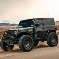 越野旅行驾驶汽车