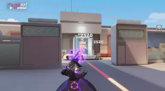 我在《火力苏打》这款游戏里居然能同时玩到吃鸡加王者？