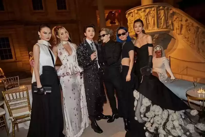 优雅永不过时,《绝对演绎》“天使&恶魔”双生顶奢诠释黑白经典