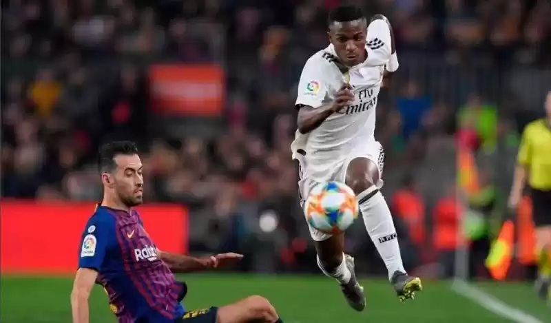 超级维尼飞驰起舞，非凡才干引领风骚