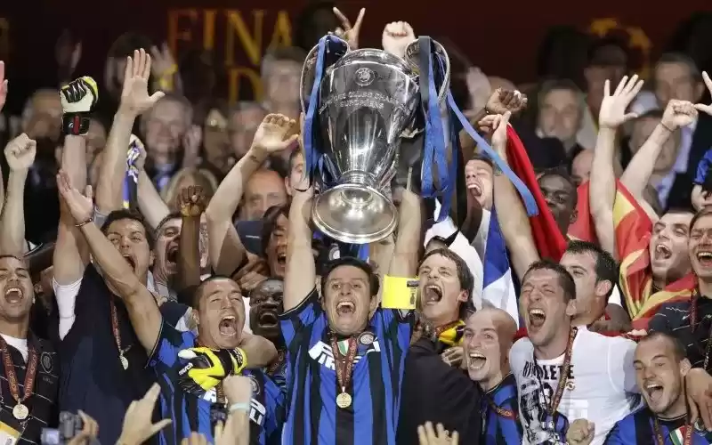 蓝黑闪电攻防一体,昔日“世一”此刻登场