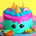独角兽女孩制作蛋糕