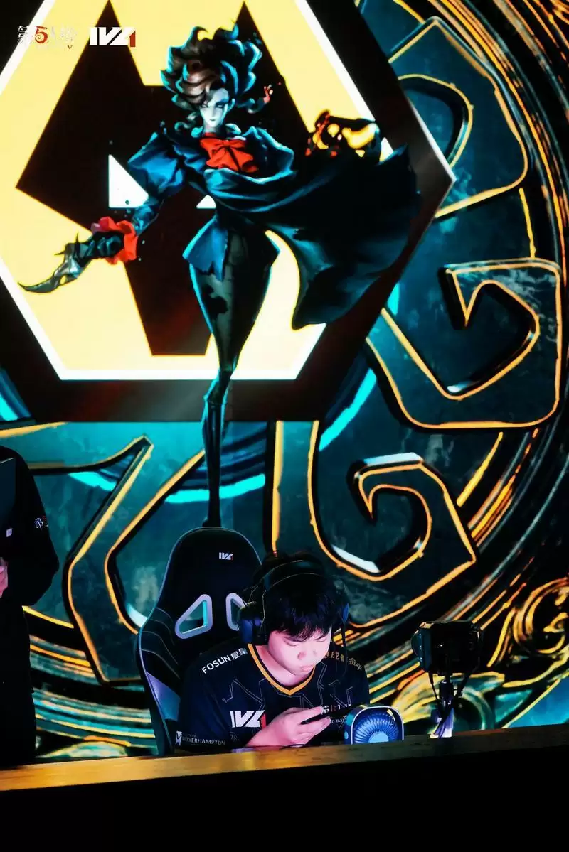 《第五人格》选手故事:Wolves_ChoAi——任尔东西南北风