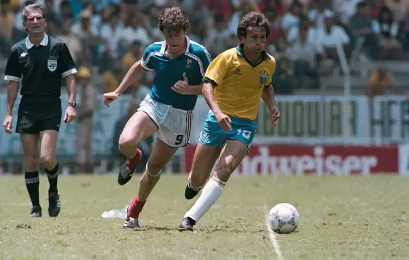 增能济科驰骋绿茵,精湛盘控无懈可击