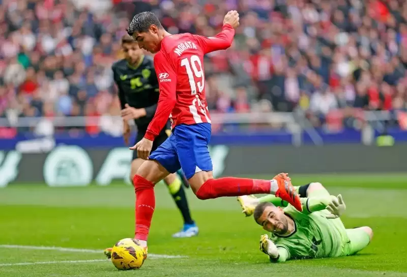 增能莫拉塔登陆绿茵,跑位灵动犀利突破