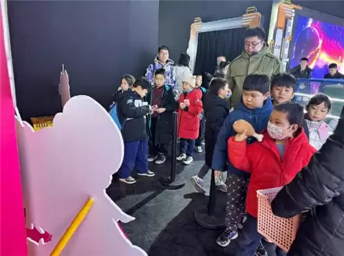 未来星域·迷你世界光影嘉年华炫丽开展！开启宇宙大冒险！