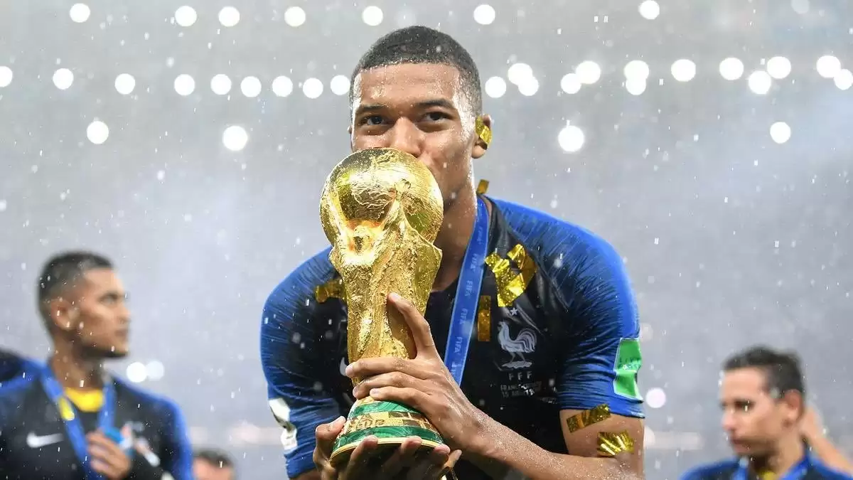 顶级超跑能传能射，梦幻精选姆巴佩降临