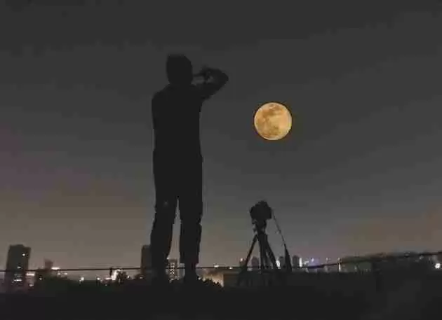 OPPO手机拍摄月亮技巧，让你拍出震撼的夜景照片