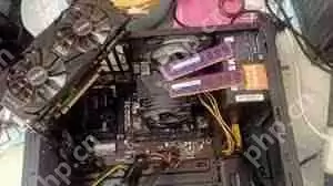 电脑启动闪一下就灭了怎么办