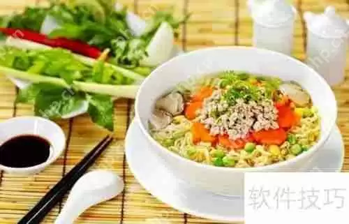 泡面的百变吃法：简单食材也能做出丰富美味