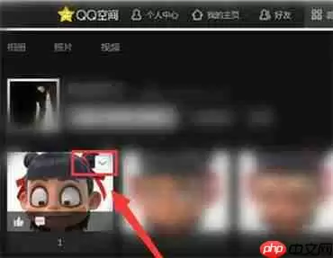 qq相册里的照片删了怎么还显示