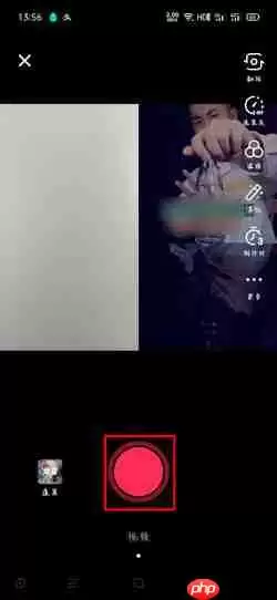 抖音怎么合拍的两个视频在一起