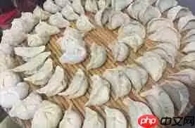 煮饺子防止粘皮加什么