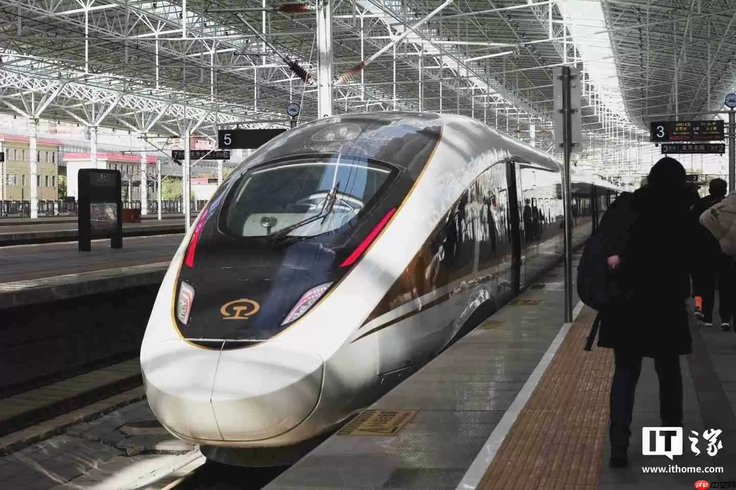 2025 年全国铁路暑期运输 7 月 1 日启动:预计发送旅客 9.53 亿人次,同比增长 5.8%