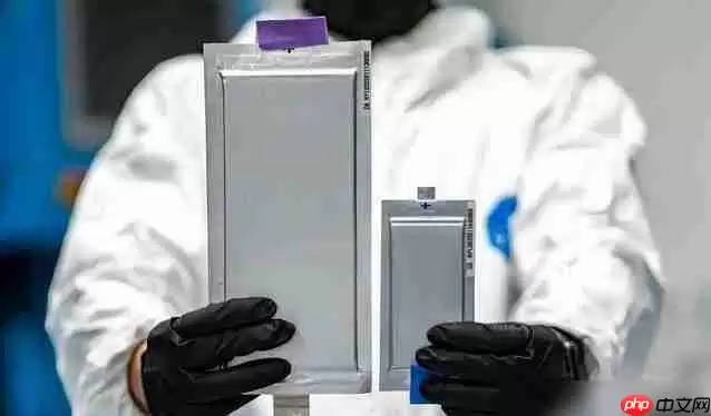 纠结买新能源车,安全电池已达标,固态技术还要等几年?