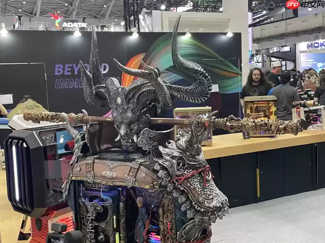 《黑神话》主题太帅了！PC科技展超酷炫MOD机箱欣赏