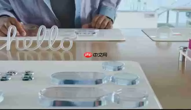 视觉体验焕然一新! 苹果引入全新“液态玻璃”设计