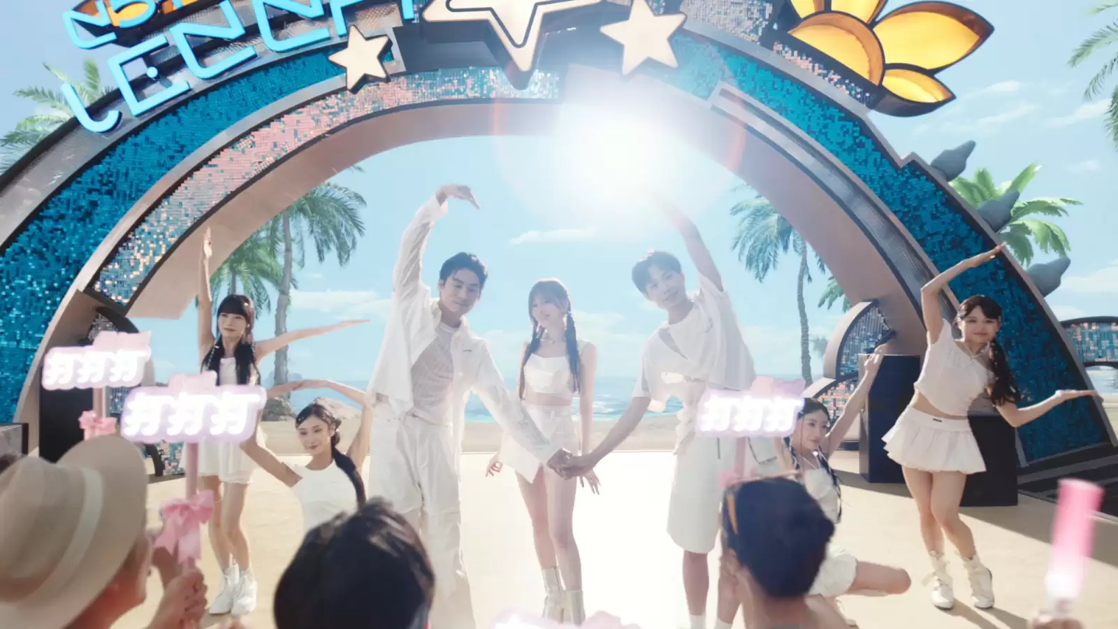 《晶核》二周年版本上线!王心凌宣传片引爆热情,号召玩家上晶核即刻“打打打”