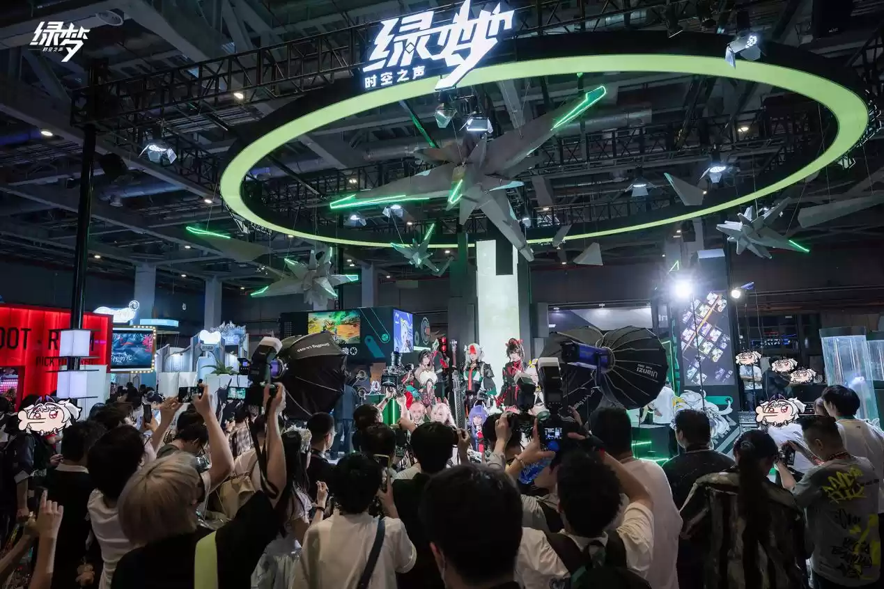 二次元ACT新游燃动BW2025《绿梦:时空之声》展台引爆现场试玩热潮