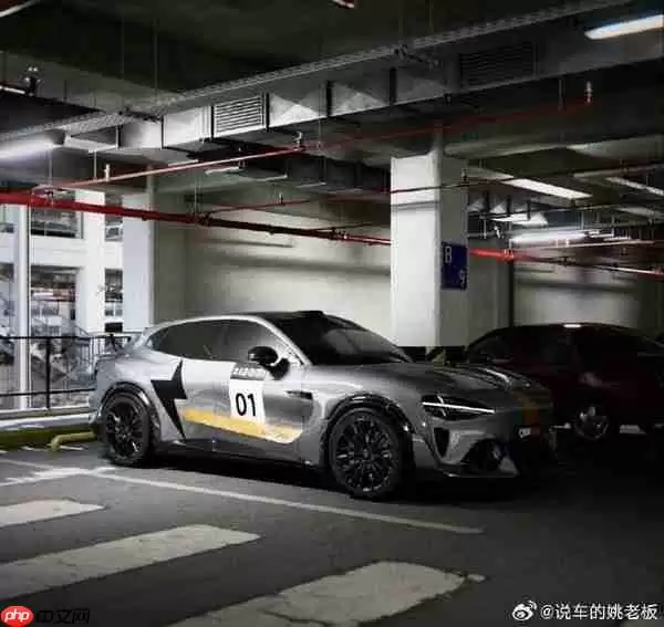 疑似小米YU7 Ultra实车曝光：双风道前舱盖＋大面积尾翼