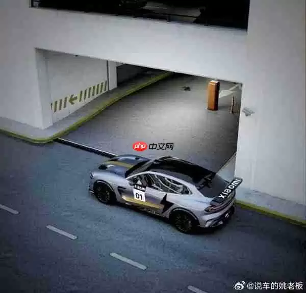 疑似小米YU7 Ultra实车曝光：双风道前舱盖＋大面积尾翼