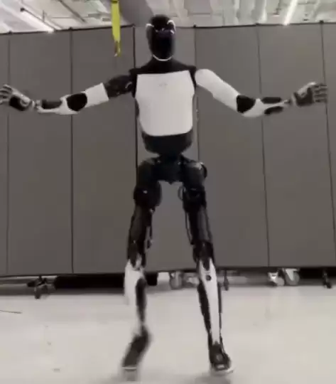 TÜV莱茵严苛测试通过!智元A2成全球首款符合欧盟机械安全指令的人形机器人 TÜV莱茵严苛测试通过!智元A2成全球首款符合欧盟机械安全指令的人形机器人