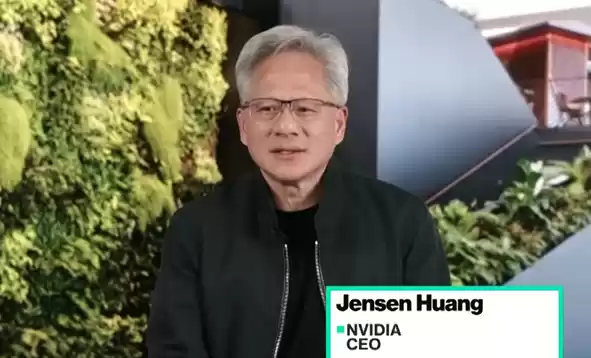 华为昇腾300 PFLOPs算力碾压NVIDIA GB200！黄仁勋首认H200同级对决，CloudMatrix集群架构揭秘