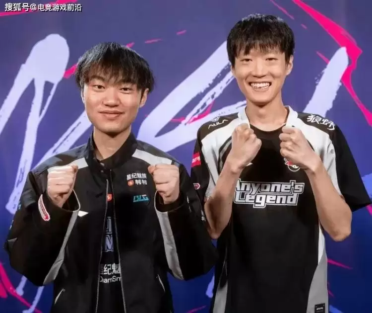 7月11号电竞游戏前沿:AL vs BLG 、最高KDA榜出炉、Ruler中文流采访、Knight和Shanks合照、TEC淘汰、XLG出局 7月11号电竞游戏前沿:AL vs BLG 、最高KDA榜出炉、Ruler中文流采访、Knight和Shanks合照、TEC淘汰、XLG出局