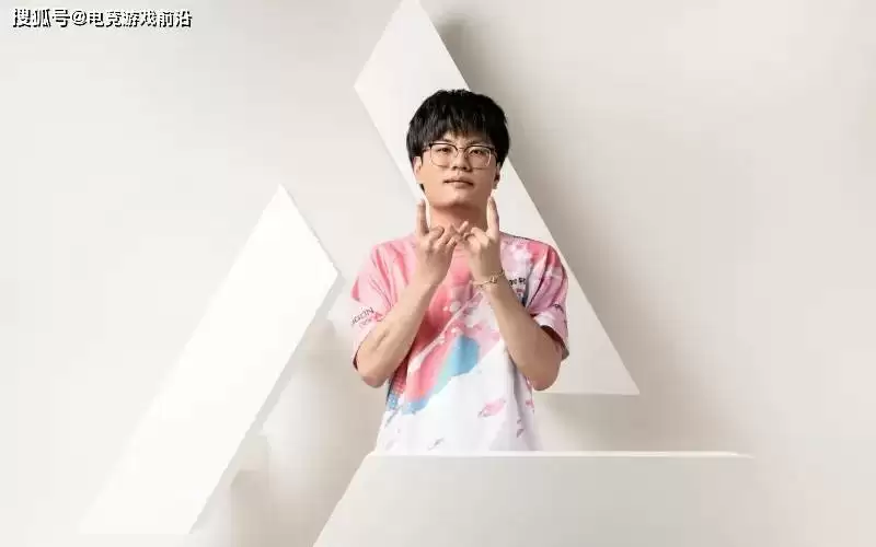 7月11号电竞游戏前沿:AL vs BLG 、最高KDA榜出炉、Ruler中文流采访、Knight和Shanks合照、TEC淘汰、XLG出局 7月11号电竞游戏前沿:AL vs BLG 、最高KDA榜出炉、Ruler中文流采访、Knight和Shanks合照、TEC淘汰、XLG出局