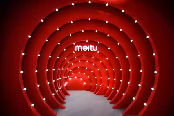 美图获阿里巴巴战略投资：双方将在AI与电商领域深度合作