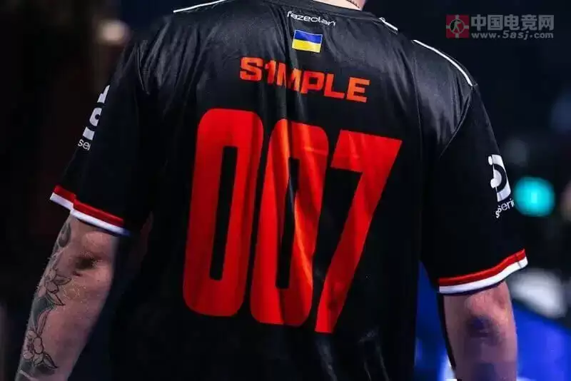 s1mple天价转会陷僵局！NAVI标价65万美元，三豪门争夺CS传奇狙击手