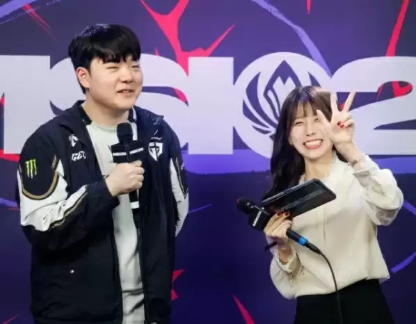 电竞主持朴志宣接受韩媒INVEN专访完整记录：从翻译菜鸟到LCK王牌主持的逆袭之路