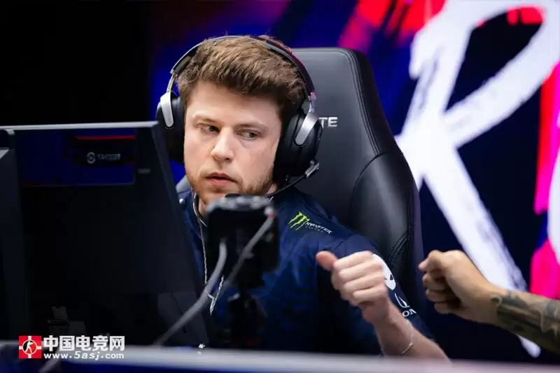 澳洲CS名将Liazz结束与FlyQuest三年半合作，jks接任首发位置