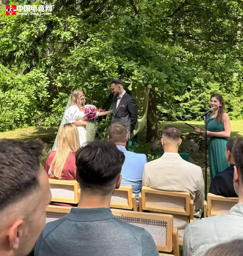 jL发布视频:暂别CS赛场半年,专注健康、婚姻与内容创作 jL发布视频:暂别CS赛场半年,专注健康、婚姻与内容创作