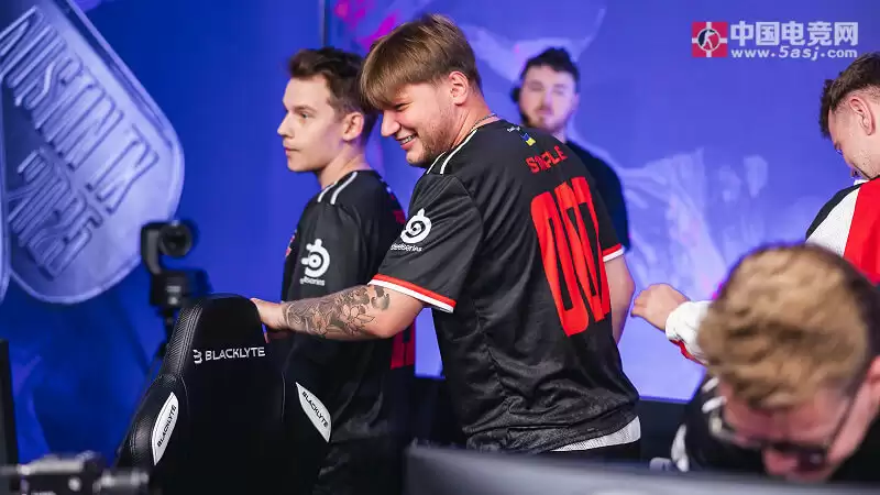 电竞传奇选手s1mple与FaZe创始人神秘互动引猜想：转会续约暗藏玄机？