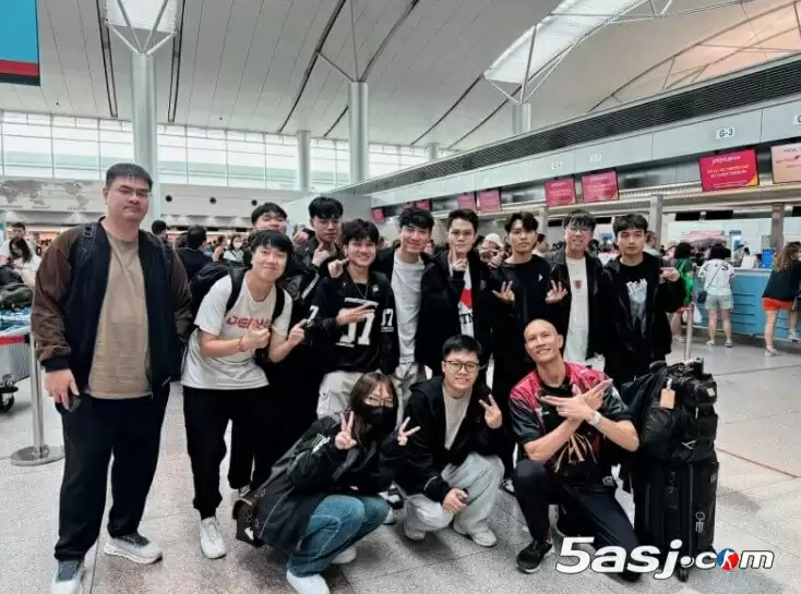 启程出征MSI!GAM发布队伍机场合照:大家温哥华见啦 启程出征MSI!GAM发布队伍机场合照:大家温哥华见啦